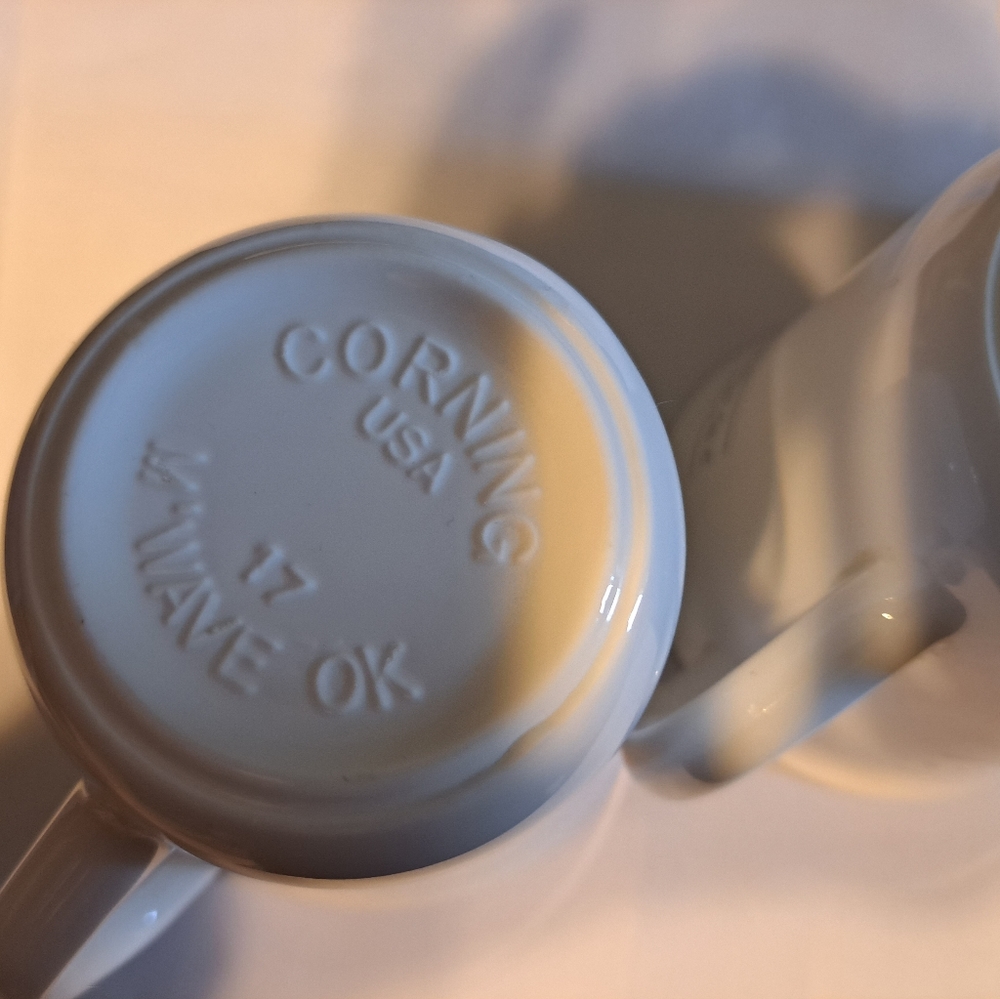 Set of 4 Corelle Coffee Mugs - Picture 3 of 4